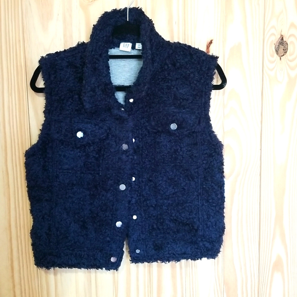 Gap Sherpa vest. Cropped navy blue size M